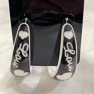 Loop fashion earrings